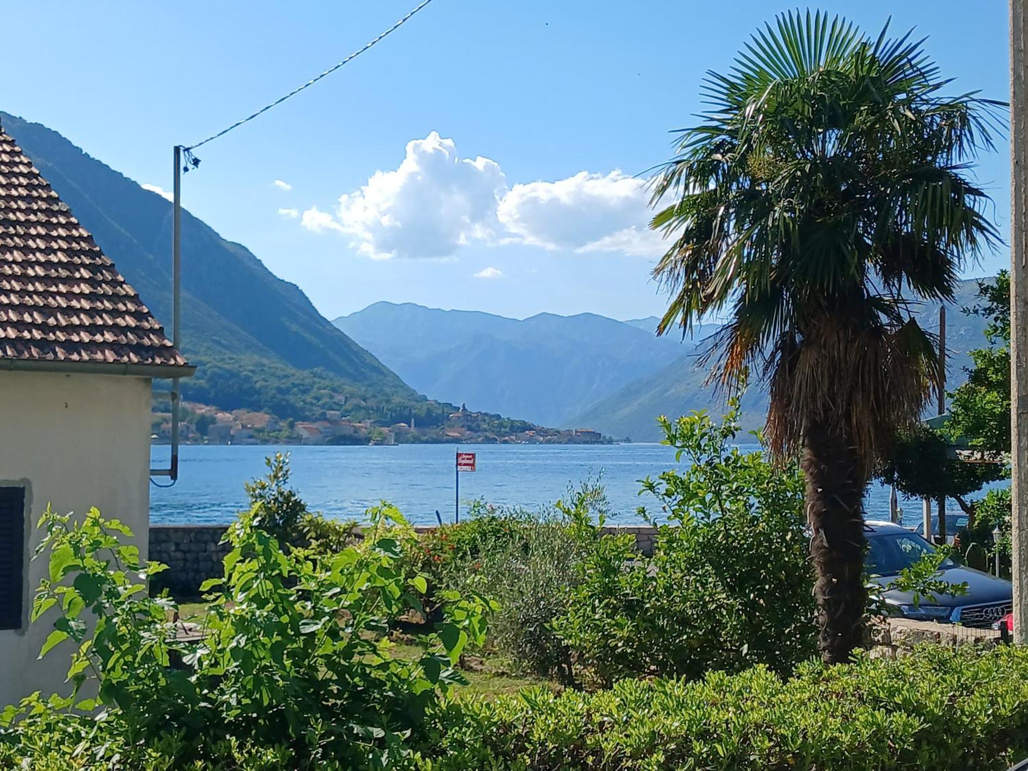Apartments Tiha Noc Kotor Buitenkant foto